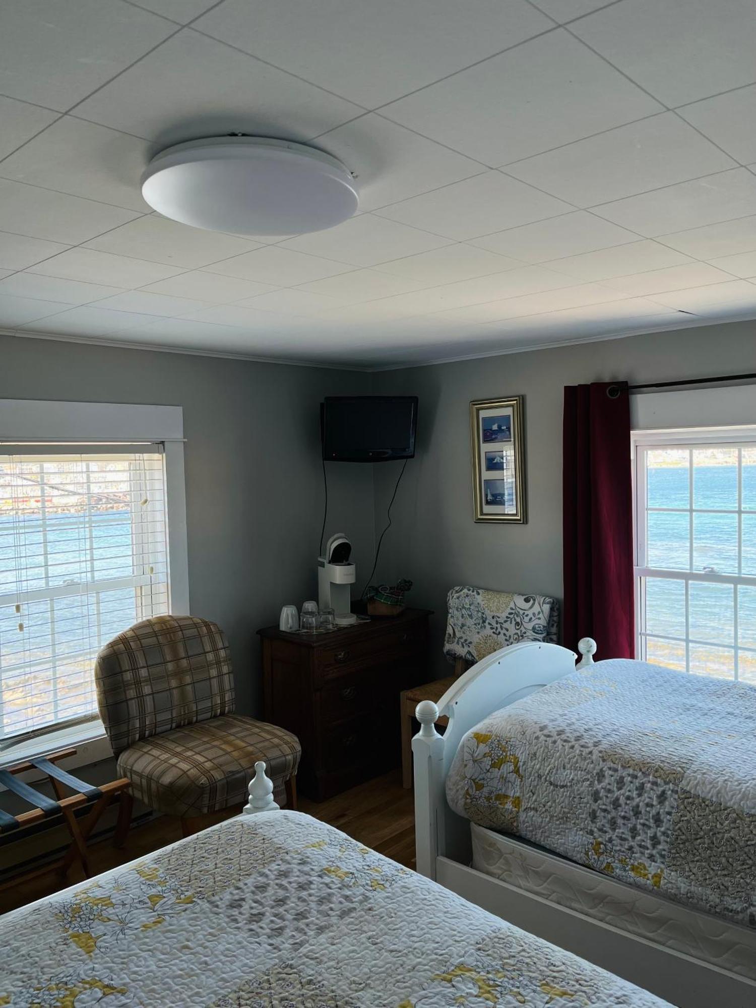 Toulinguet Inn - Suites Twillingate Exterior photo